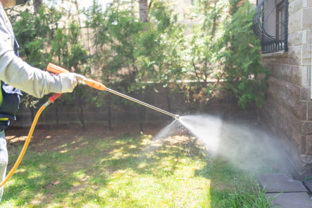 Best Commercial Pest Control Services  in Garrison, ND